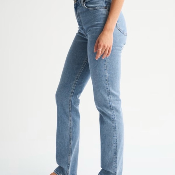 Abercrombie Ultra High Rise 90s Straight Jean - Picture 4 of 6